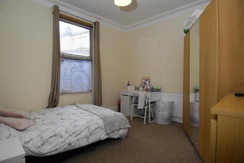 5 bedroom flat to rent, Furzehill Road, Plymouth PL4