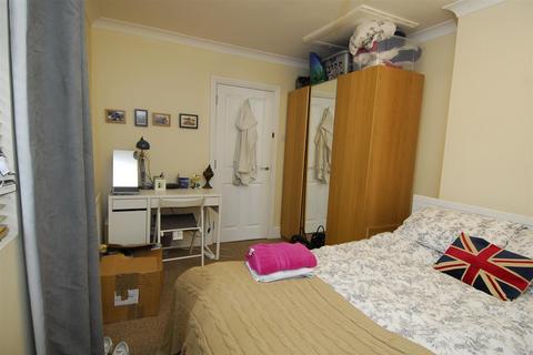 5 bedroom flat to rent, Furzehill Road, Plymouth PL4