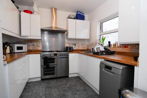 5 bedroom flat to rent, Furzehill Road, Plymouth PL4