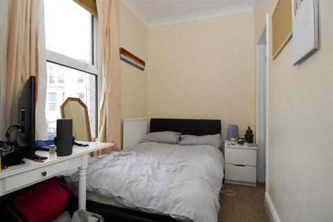 5 bedroom flat to rent, Furzehill Road, Plymouth PL4