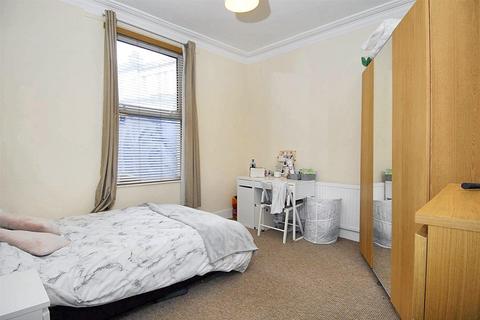 5 bedroom flat to rent, Furzehill Road, Plymouth PL4