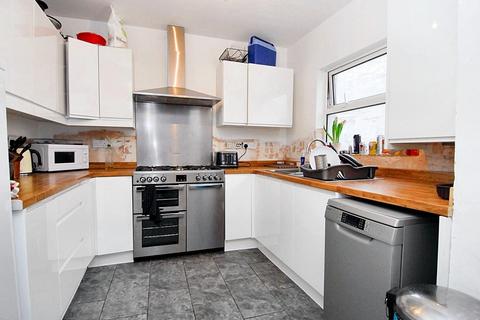 5 bedroom flat to rent, Furzehill Road, Plymouth PL4