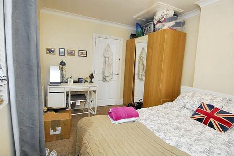 5 bedroom flat to rent, Furzehill Road, Plymouth PL4