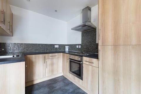 3 bedroom flat to rent, Malcolm Street, Newcastle Upon Tyne NE6