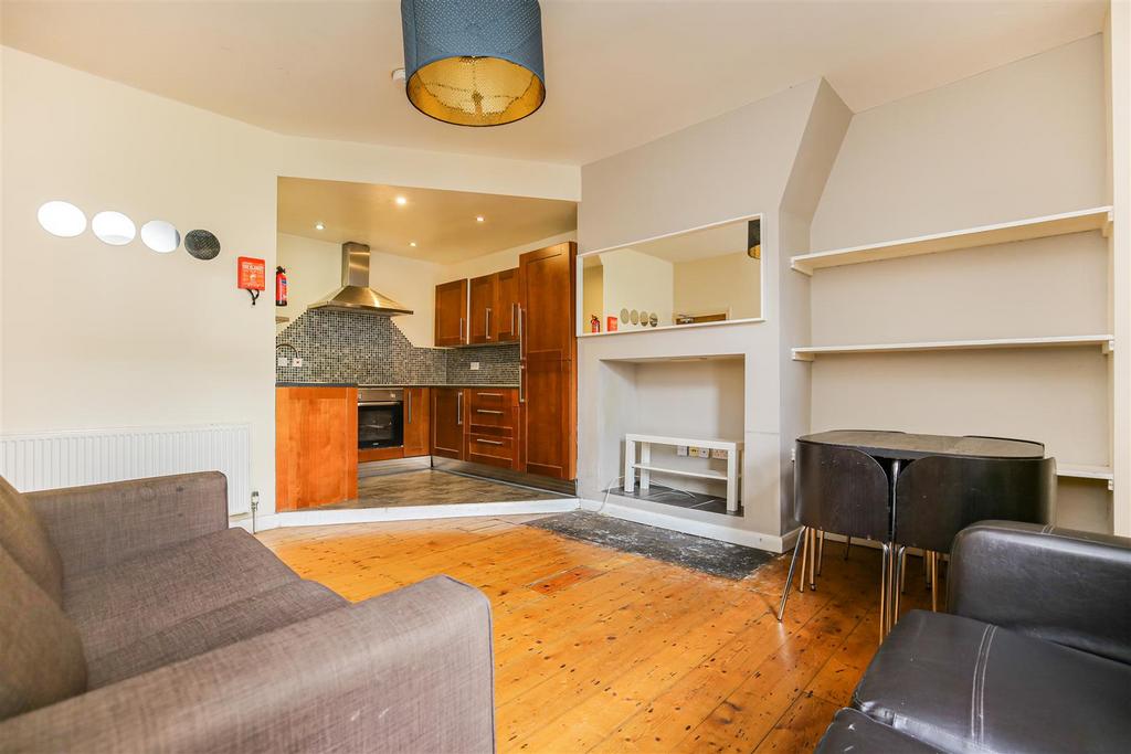 Malcolm Street, Newcastle Upon Tyne NE6 3 bed flat to rent £1,157 pcm