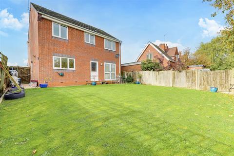 4 bedroom detached house for sale, Farleys Lane, Hucknall NG15