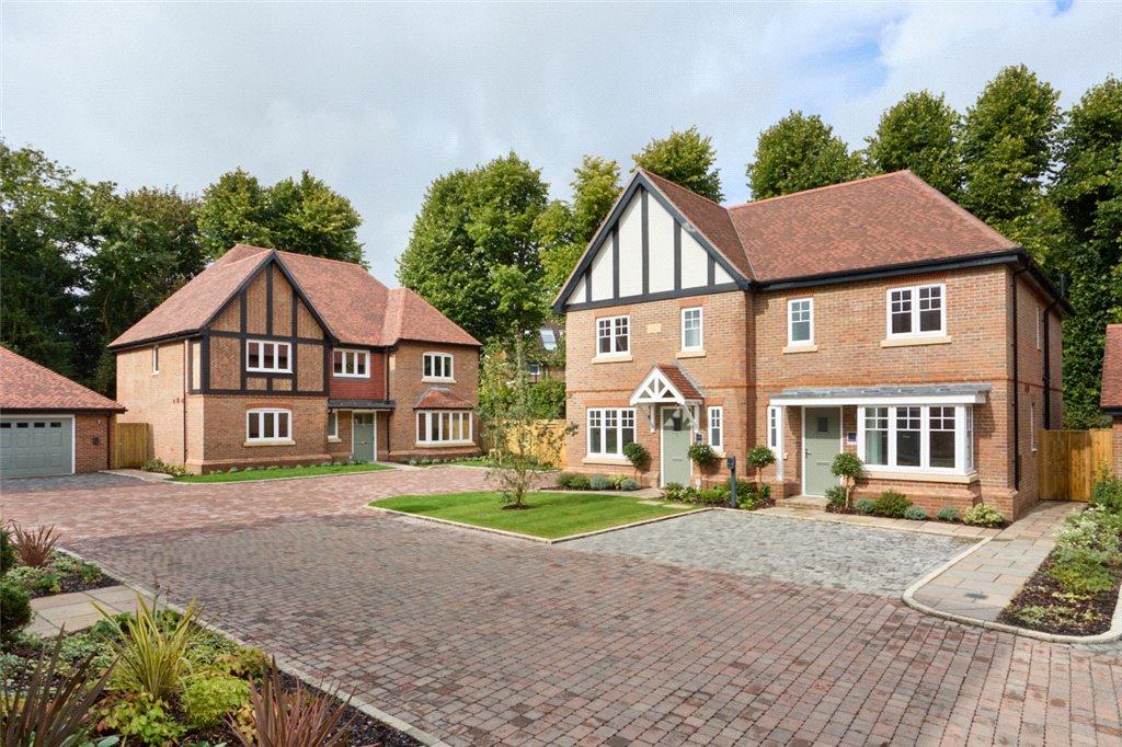 Holly Hill Drive, Surrey SM7 3 bed semidetached house for sale £875,000
