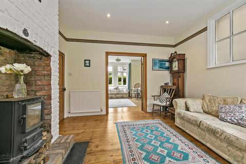 4 bedroom house for sale, Victoria Road, Teddington