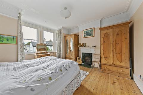 17 Victoria Road, Teddington, TW11 0BB