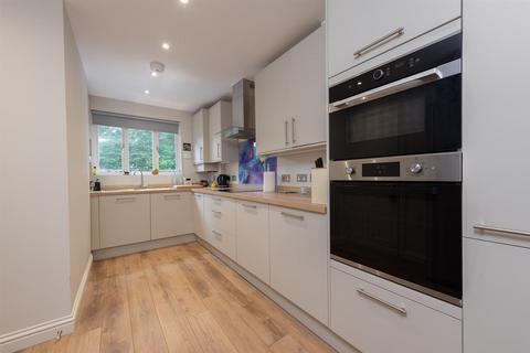 4 bedroom house for sale, Sycamore Way, Teddington