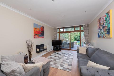 4 bedroom house for sale, Sycamore Way, Teddington