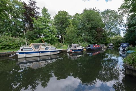 6 Sycamore Way, Teddington, TW11 9QQ