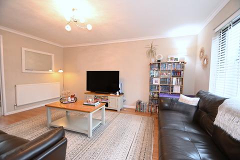 47 Thorn Drive, George Green, Slough, SL3 6SA