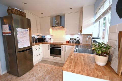 47 Thorn Drive, George Green, Slough, SL3 6SA