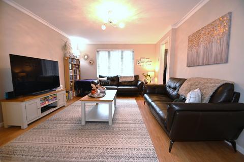 47 Thorn Drive, George Green, Slough, SL3 6SA