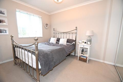 47 Thorn Drive, George Green, Slough, SL3 6SA