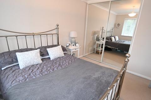47 Thorn Drive, George Green, Slough, SL3 6SA