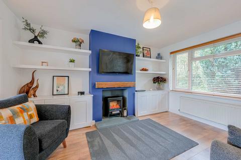 69 Barrymore Walk, Rayleigh, SS6 8YJ