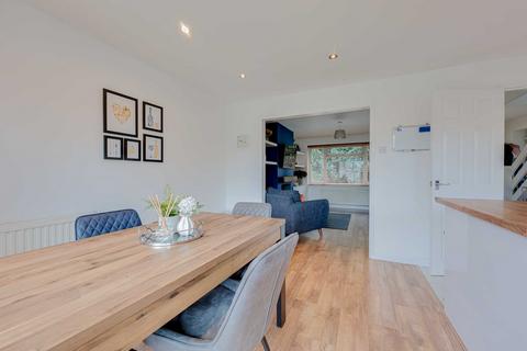69 Barrymore Walk, Rayleigh, SS6 8YJ
