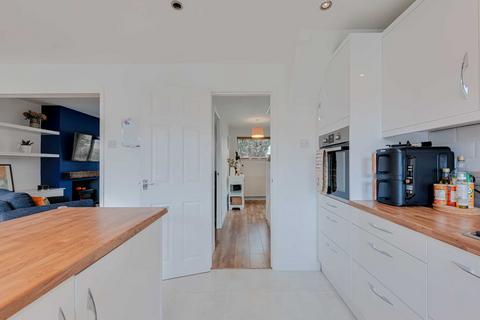 69 Barrymore Walk, Rayleigh, SS6 8YJ