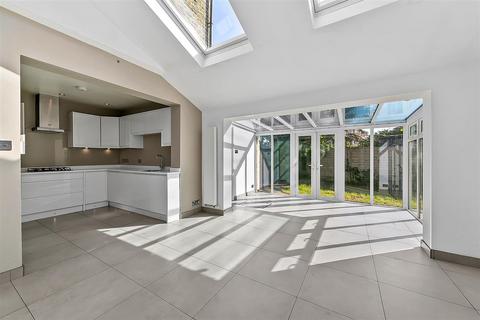 4 bedroom semi-detached house for sale, Gomer Gardens, Teddington