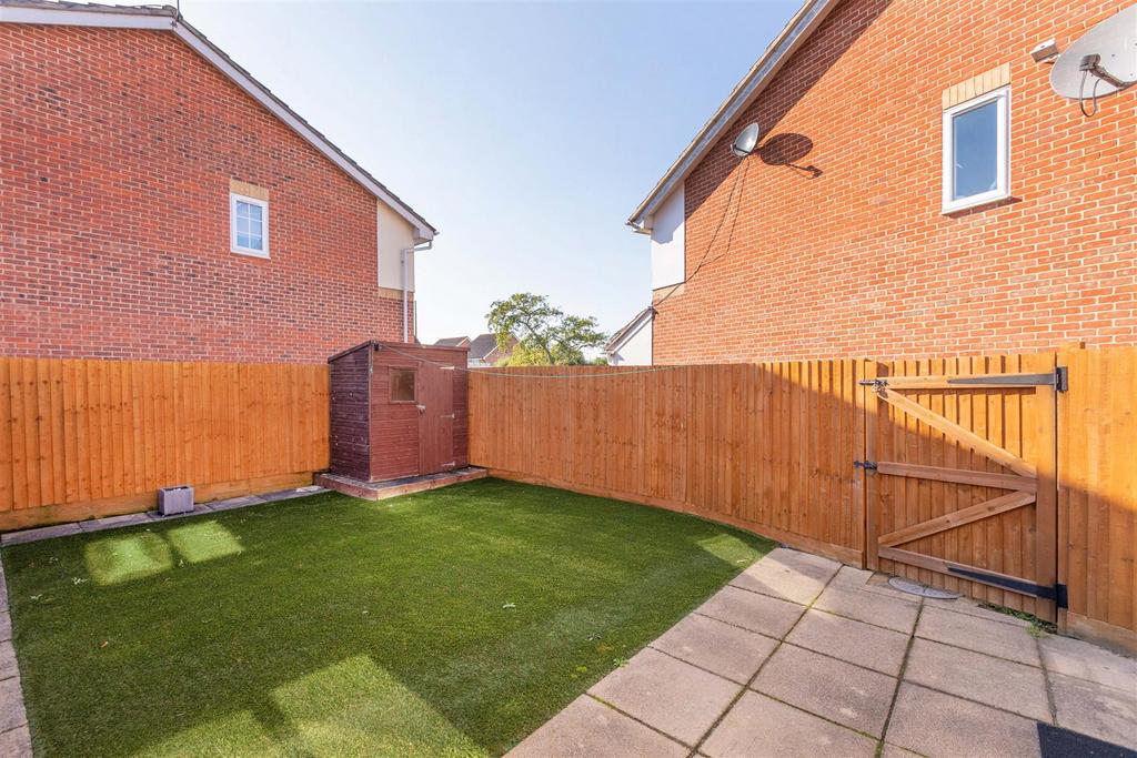61 Nicholas Gardens-3.jpg