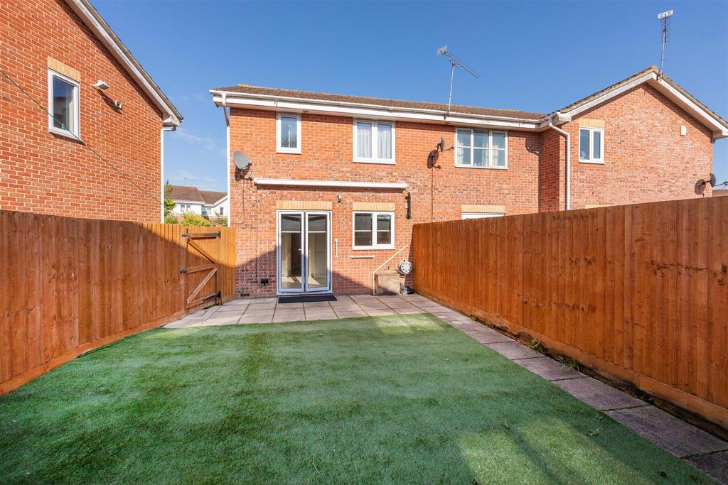 61 Nicholas Gardens-5.jpg