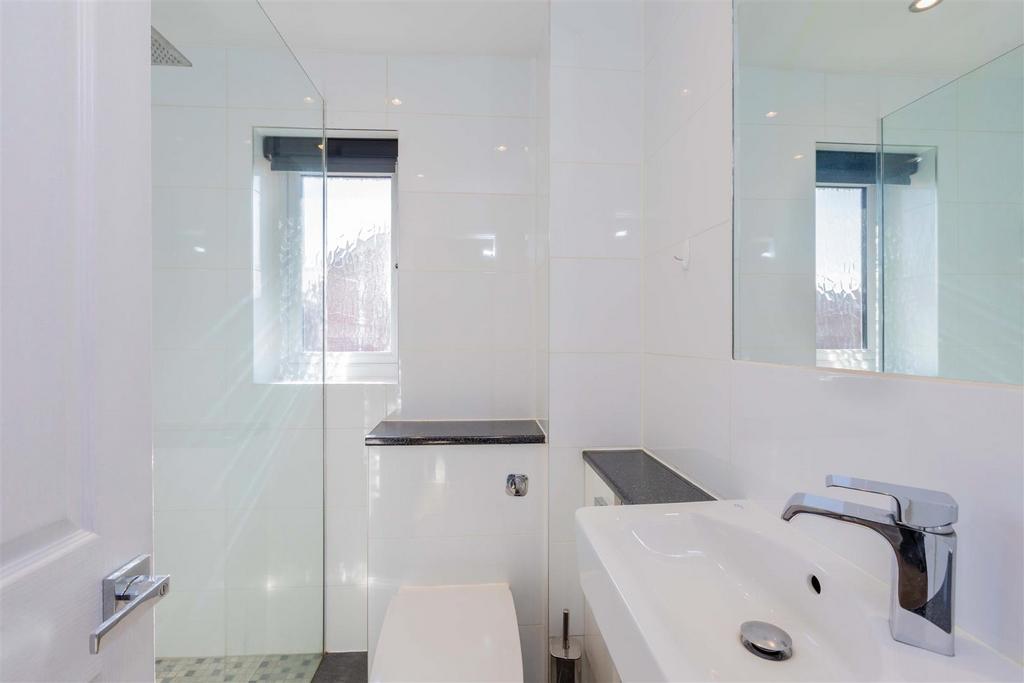 61 Nicholas Gardens-13.jpg