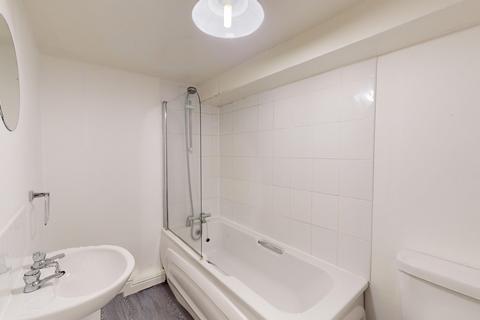 1 bedroom house to rent, Wilmslow Road, Manchester M20