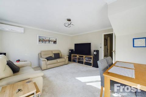 3 bedroom semi-detached house for sale, Foxwood Close, Feltham, TW13