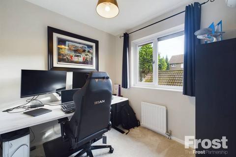40 Foxwood Close, Feltham, TW13 7DL