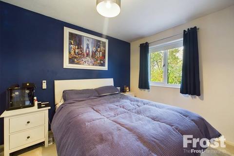 40 Foxwood Close, Feltham, TW13 7DL