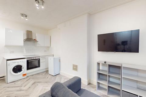 1 bedroom flat to rent, Wilmslow Road, Manchester M20