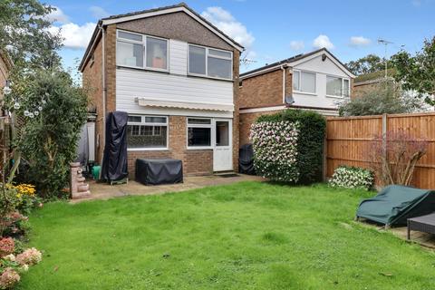 10 Holroyd Road, Claygate, Esher, KT10 0LG