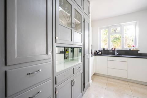 4 Barnfield, New Malden, KT3 5RH