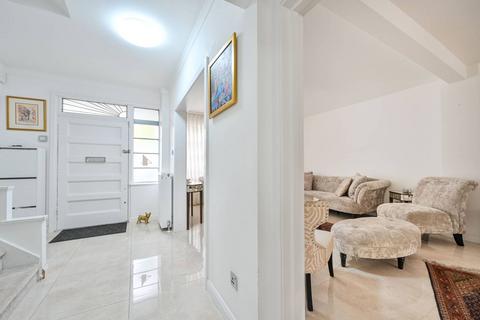 4 Barnfield, New Malden, KT3 5RH