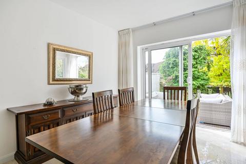 4 Barnfield, New Malden, KT3 5RH