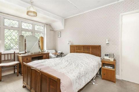 710 Hanworth Road, Whitton, Hounslow, TW4 5NT
