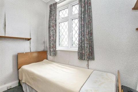 710 Hanworth Road, Whitton, Hounslow, TW4 5NT