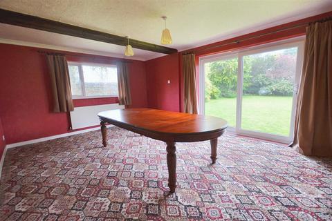 Mons Bungalow High Street, Henstridge, Templecombe, BA8 0RB