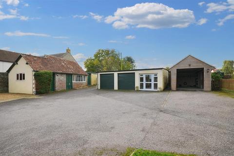 Mons Bungalow High Street, Henstridge, Templecombe, BA8 0RB
