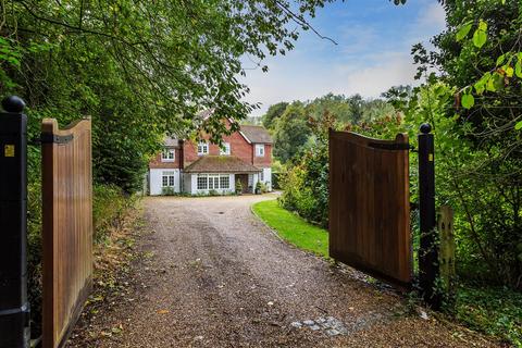 6 bedroom detached house to rent, High Barn Road, Ranmore Common, Dorking, Surrey, RH5