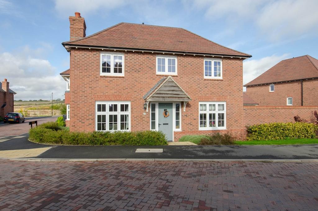 Great Brook Ground, Houlton, Rugby, CV23 3 bed detached house for sale