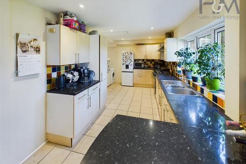 4 bedroom terraced house for sale, Abbots Grove, Stevenage, Hertfordshire, SG1 1NS