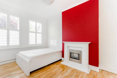 2 bedroom maisonette for sale, Sirdar Road, N22, Wood Green, London, N22