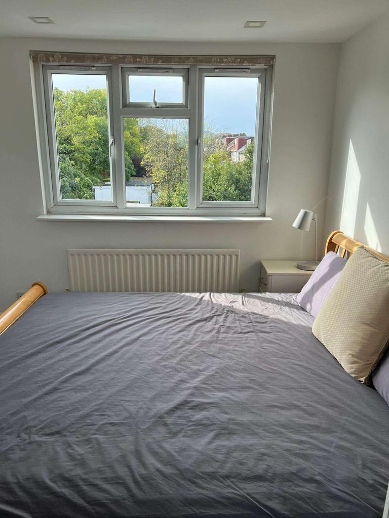 Double En suite room to let in Harrow (Bills incl