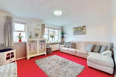 1 bedroom maisonette for sale, Burns Avenue, Chadwell Heath, RM6