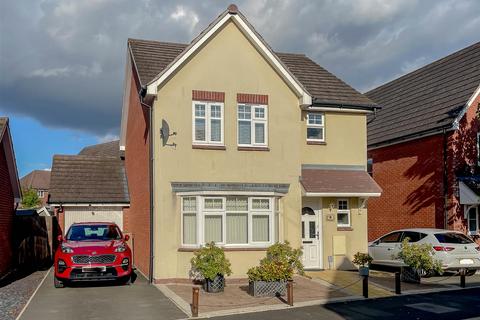 3 bedroom detached house for sale, Partletts Way, Powick, Worcester