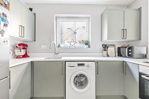 1, Cleveland Court Spring Grove Road, Richmond, TW10 6EJ