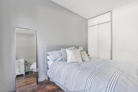 1, Cleveland Court Spring Grove Road, Richmond, TW10 6EJ